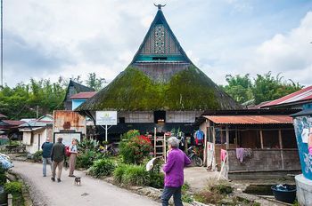 Im Batak-Dorf Dokan.